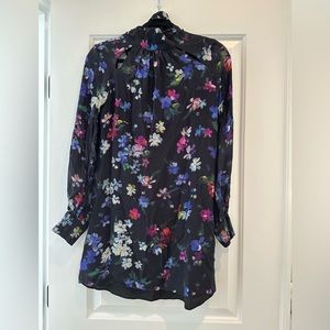 Love this dress - but its short. Gently worn with cool cutout in back.